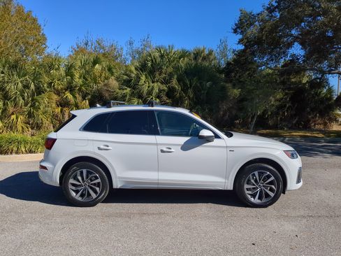 Used 2023 Audi Q5 2.0T Premium Plus w/ Premium Plus Package image 3