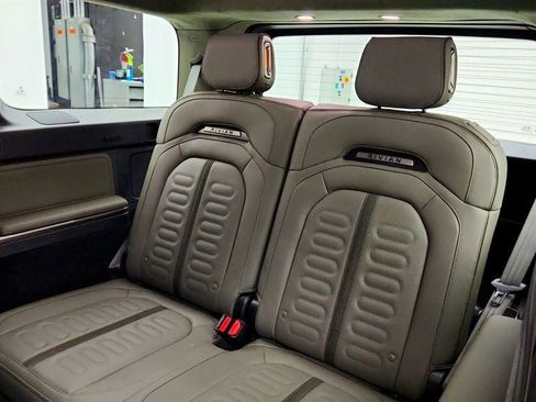 Used 2024 Rivian R1S Adventure AWD/4WD image 22