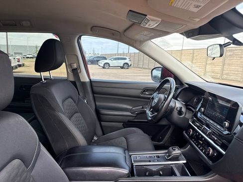 Certified 2023 Nissan Pathfinder SV w/ Lighting Package (N92) FWD image 27