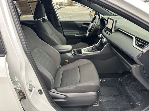 Certified 2023 Toyota RAV4 SE image 32