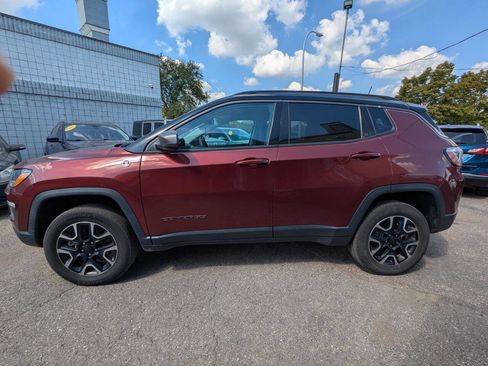Used 2021 Jeep Compass Trailhawk image 4