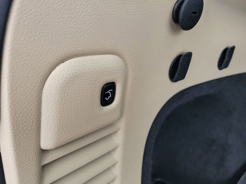 Used 2019 Jeep Grand Cherokee Limited image 38