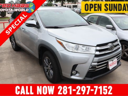 Used 2019 Toyota Highlander XLE FWD image 1