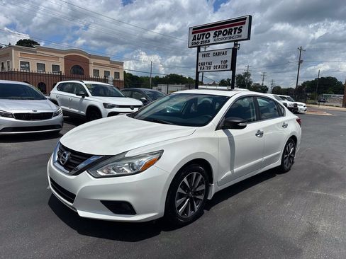 Used 2016 Nissan Altima 2.5 SV w/ Convenience Package FWD image 1