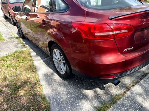 Used 2015 Ford Focus SE image 3