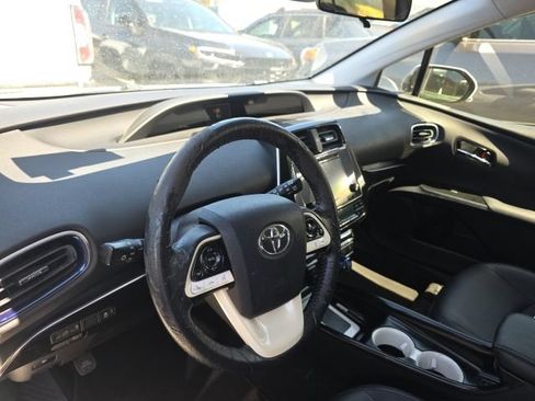 Used 2016 Toyota Prius Three Touring FWD image 13