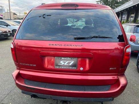 Used 2005 Dodge Grand Caravan SXT w/ Premium Group image 7