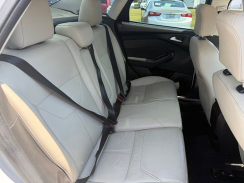 Used 2017 Ford Focus Titanium FWD image 19
