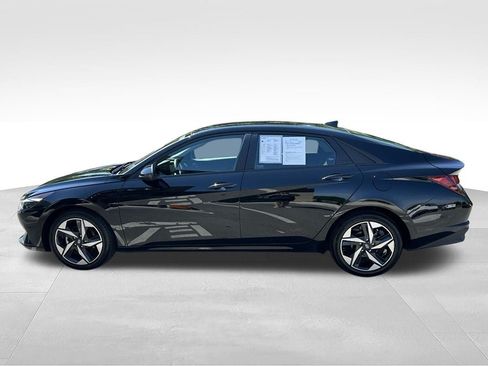 Used 2023 Hyundai Elantra SEL w/ Convenience Package FWD image 4