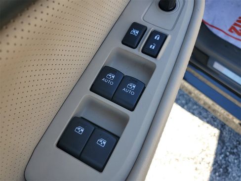 Used 2016 Subaru Legacy 2.5i Limited image 19