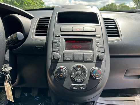 Used 2012 Kia Soul FWD image 18