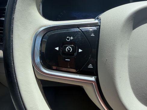 Certified 2024 Volvo XC90 B5 Plus w/ Protection Package Premier AWD/4WD image 29