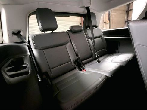 Used 2025 Ford Expedition Active AWD/4WD image 23