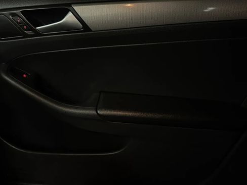 Used 2017 Volkswagen Jetta SE FWD image 18