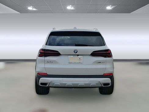 Used 2026 BMW X5 sDrive40i w/ Executive Package image 10