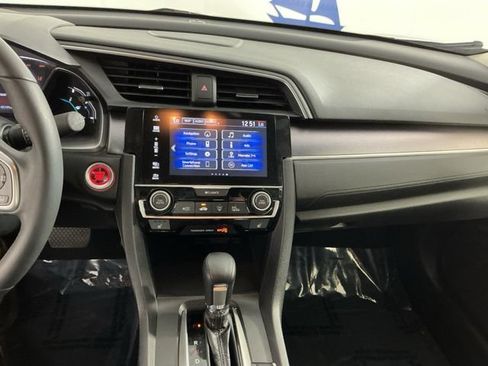Used 2018 Honda Civic Touring image 31