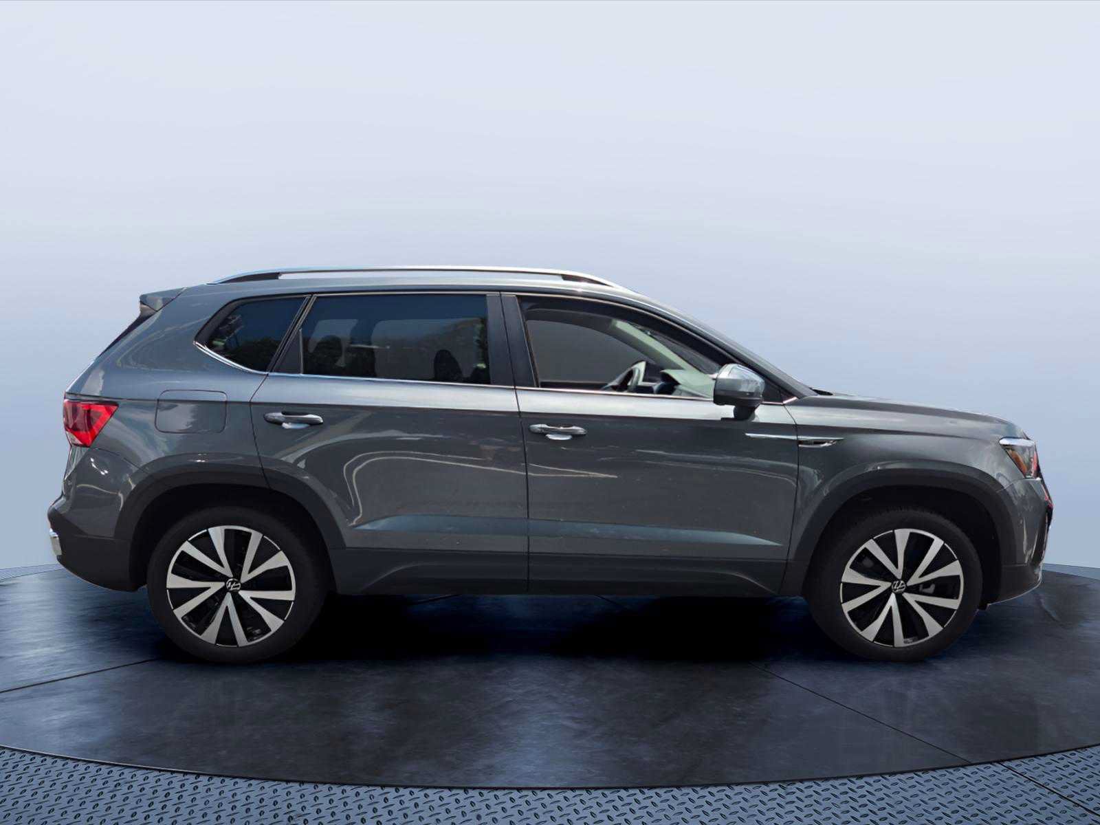 Used 2023 Volkswagen Taos SE FWD image 7