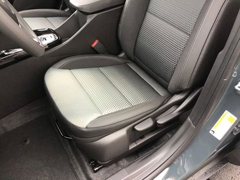 New 2026 Chevrolet Trax LT w/ Sunroof Package image 8