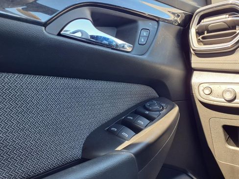 Used 2025 Chevrolet TrailBlazer LT image 16