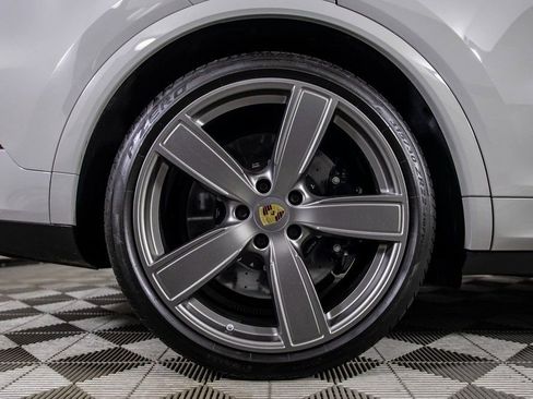 Used 2022 Porsche Cayenne Turbo S image 46