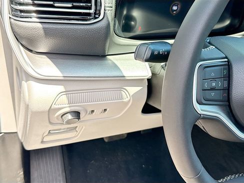New 2026 Jeep Grand Wagoneer 2WD image 10