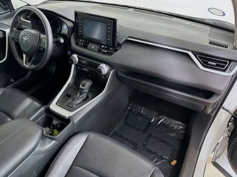 Used 2021 Toyota RAV4 XLE Premium image 33