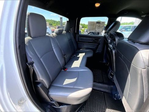 Used 2024 RAM 2500 Tradesman w/ Chrome Appearance Group AWD/4WD image 28