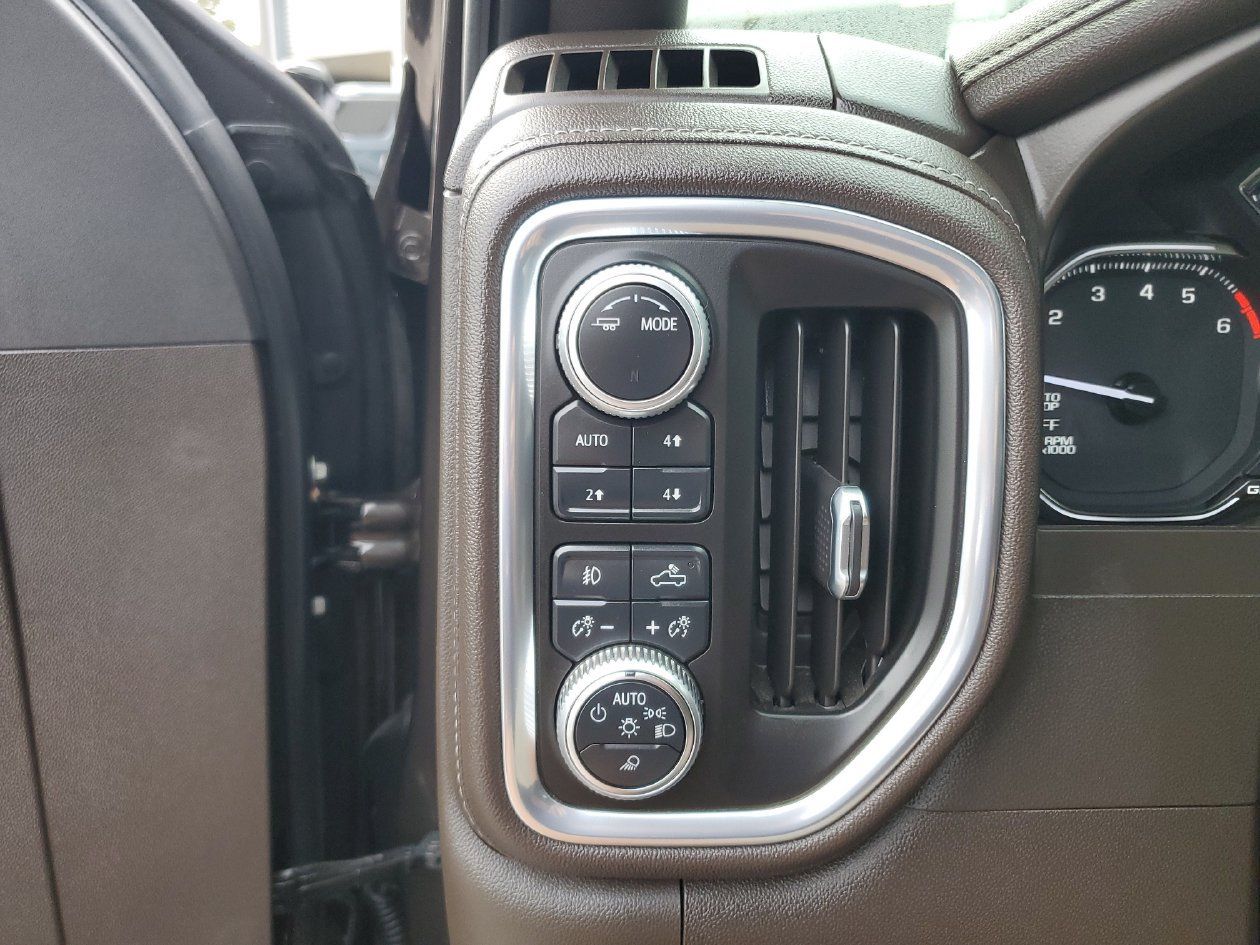 Used 2021 GMC Sierra 1500 SLT w/ SLT Premium Plus Package AWD/4WD image 32