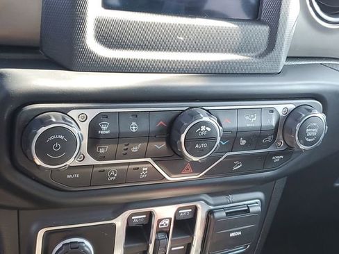 Used 2019 Jeep Wrangler Unlimited Sport S image 24