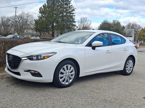 Used 2017 MAZDA MAZDA3 Sport image 3