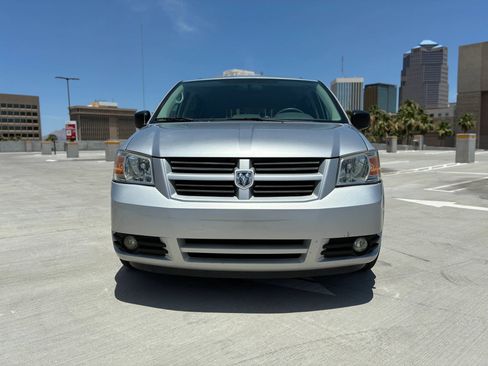 Used 2010 Dodge Grand Caravan Hero w/ Popular Equipment Group FWD image 1