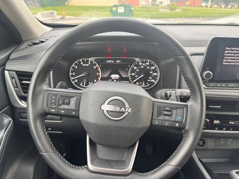 Used 2025 Nissan Rogue SV AWD/4WD image 36