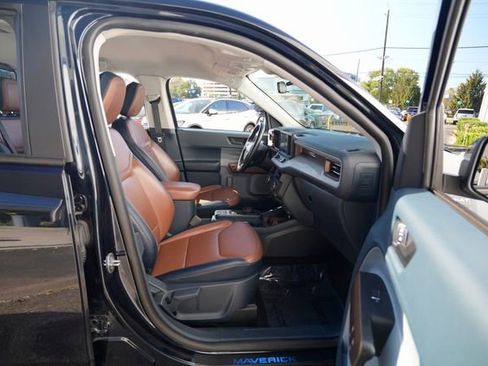 Used 2022 Ford Maverick Lariat w/ Lariat Luxury Package image 18