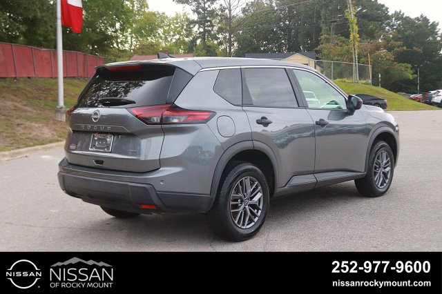 Used 2024 Nissan Rogue S AWD/4WD image 7
