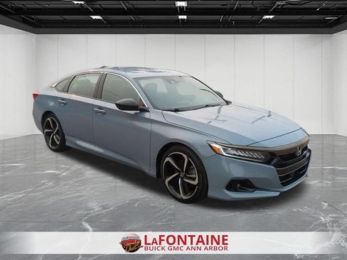 Used 2022 Honda Accord Sport image 2