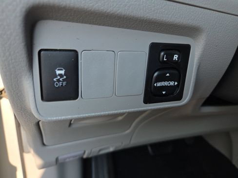 Used 2012 Toyota Corolla LE FWD image 21