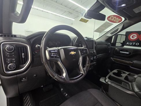 Used 2022 Chevrolet Silverado 2500 LT w/ Convenience Package image 9