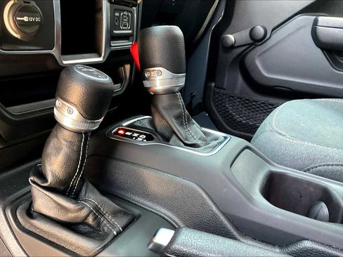 Used 2024 Jeep Wrangler Sport image 27