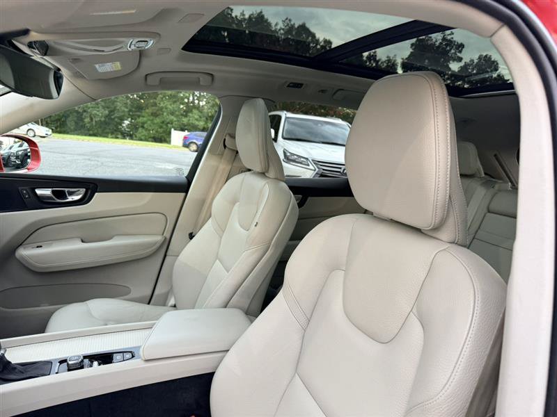 Used 2020 Volvo XC60 T5 Momentum AWD/4WD image 29