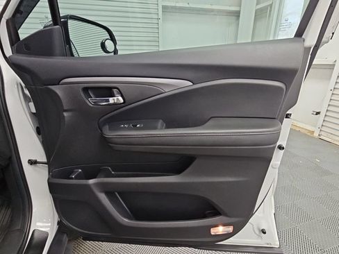 Used 2023 Honda Ridgeline RTL-E image 44