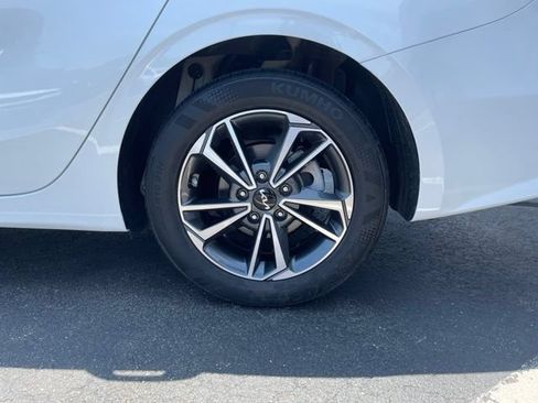Used 2023 Kia Forte LXS FWD image 31