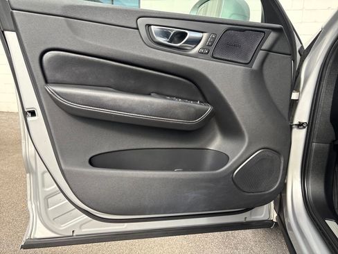 Certified 2022 Volvo XC60 B5 Inscription w/ Climate Package image 12