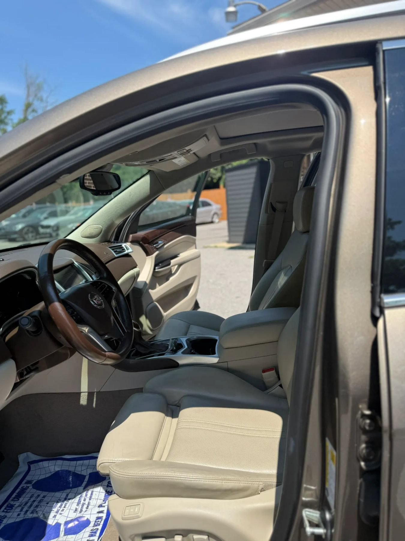 Used 2016 Cadillac SRX Luxury w/ Driver Awareness Package AWD/4WD image 10