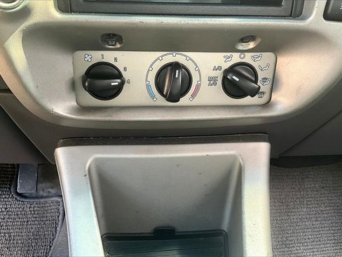 Used 2001 Ford Explorer Sport Trac 4x4 image 14