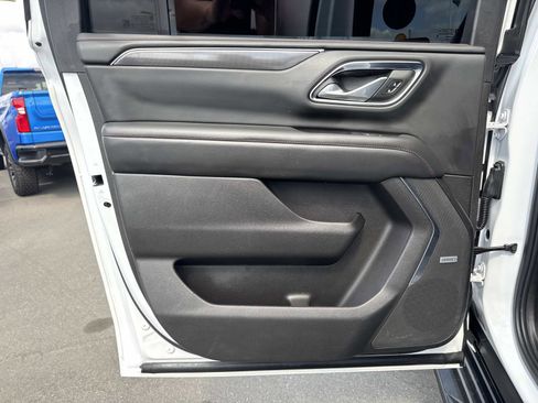 Used 2022 Chevrolet Suburban RST w/ Luxury Package image 24