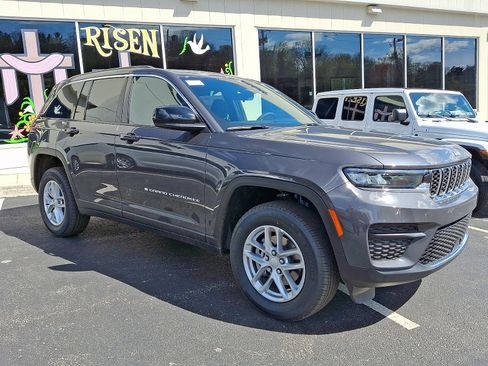 New 2026 Jeep Grand Cherokee Laredo X image 2