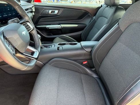Used 2025 Ford Mustang Convertible RWD image 11
