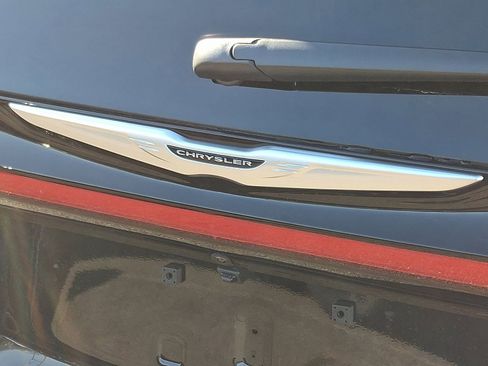 New 2026 Chrysler Pacifica Select image 11