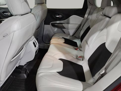 Used 2020 Jeep Cherokee Latitude Plus w/ Cold Weather Group image 21