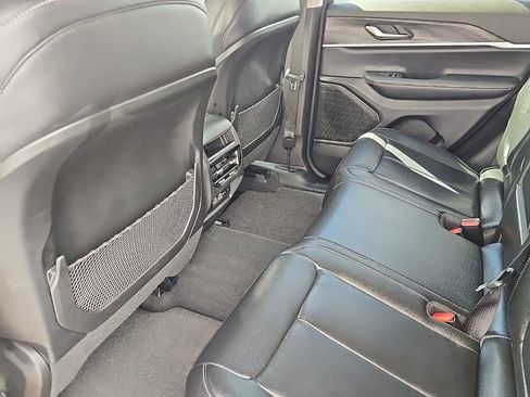 Certified 2023 Jeep Grand Cherokee Limited w/ MOPAR Finishing Package AWD/4WD image 17